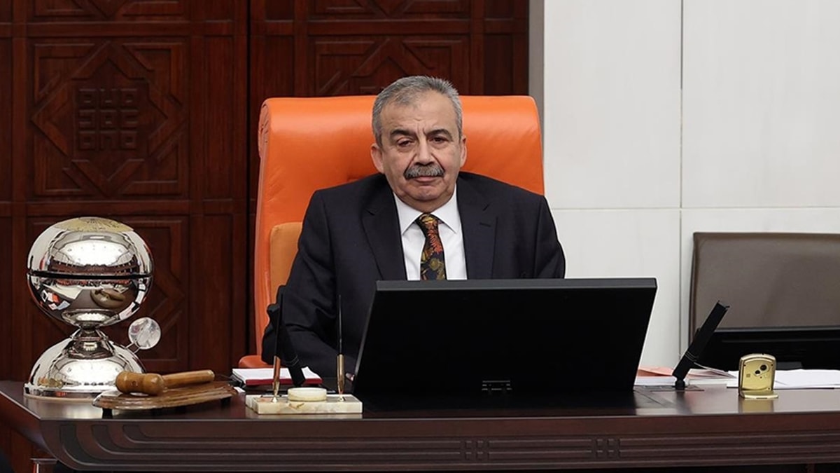 Sırrı Süreyya Önder'in doktorlarından yeni açıklama: 'Refleksleri azaldı kırılma noktasına geldik'