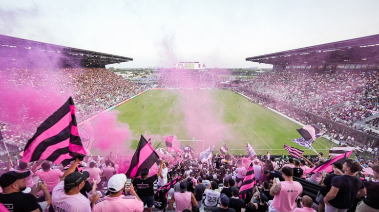 Dünya yıldızı durdurulamıyor: Yine ısırdı