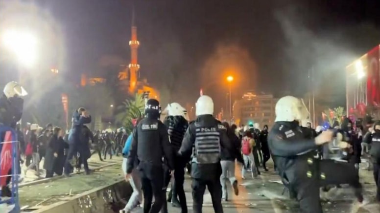 Tutuklu üç öğrenci tahliye edildi