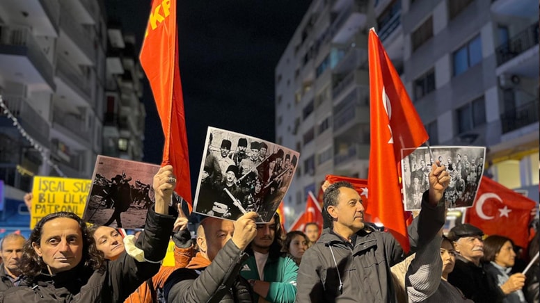 TKP'den 3 büyükşehirde Türk Bayraklı eylem: 'Diz Çökmüyoruz'