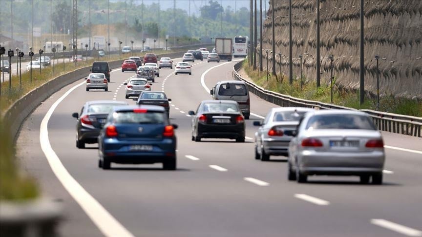 İstanbul'un 'kapalı olmayan yolları'nda trafik yoğunluğu yüzde 4'e düştü