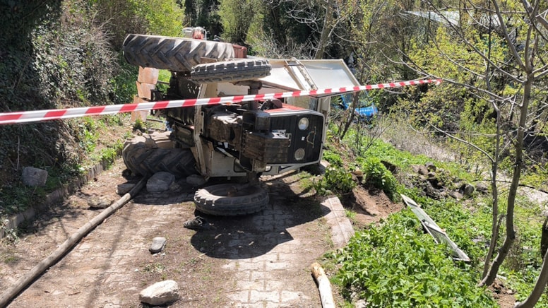 Tamir etmek istediği traktör hayatına mal oldu