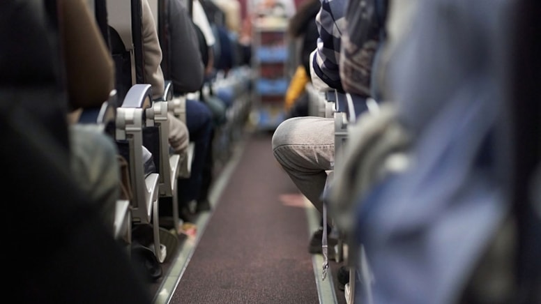 Uçakta en yapılmayacak şeyi denedi: Okyanustan geri döndüler