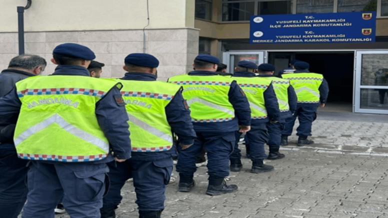 Artvin'de 4 kaçak göçmen yakalandı