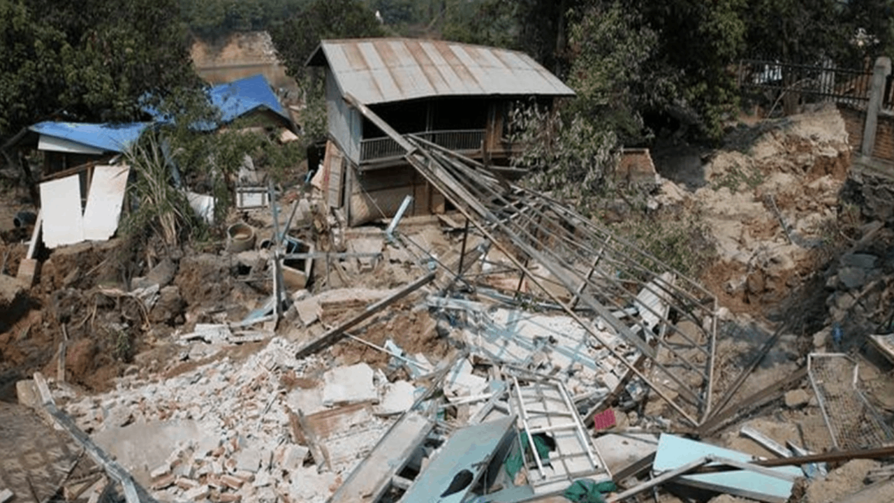 Myanmar'daki depremlerde hayatını kaybedenlerin sayısı 3 bin 471'e yükseldi