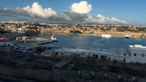 Turistik adanın gümrük pasaport alanı polisleri de isyan ettirdi