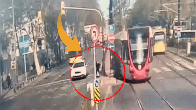 Fatih'te bir kadına tramvay çarptı: Hayatını kaybetti