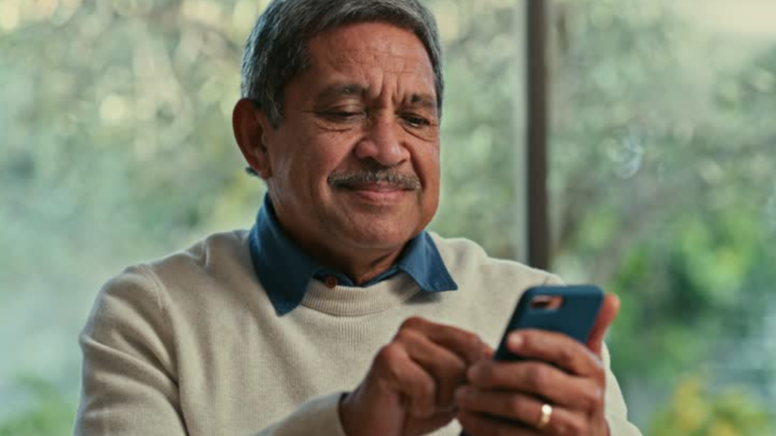 Yaşlılıkta teknolojik aletler kullanmak, demans riskini azaltıyor