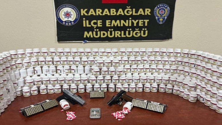 İş yerinde ruhsatsız silah ve uyuşturucuyla yakalandı