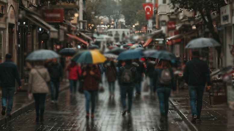 Şemsiyesiz çıkmayın: Meteoroloji'den uyarı geldi, hava aniden değişecek!