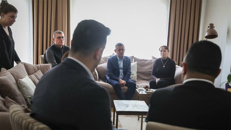 Özel'den Mattia Ahmet'in ailesine ziyaret