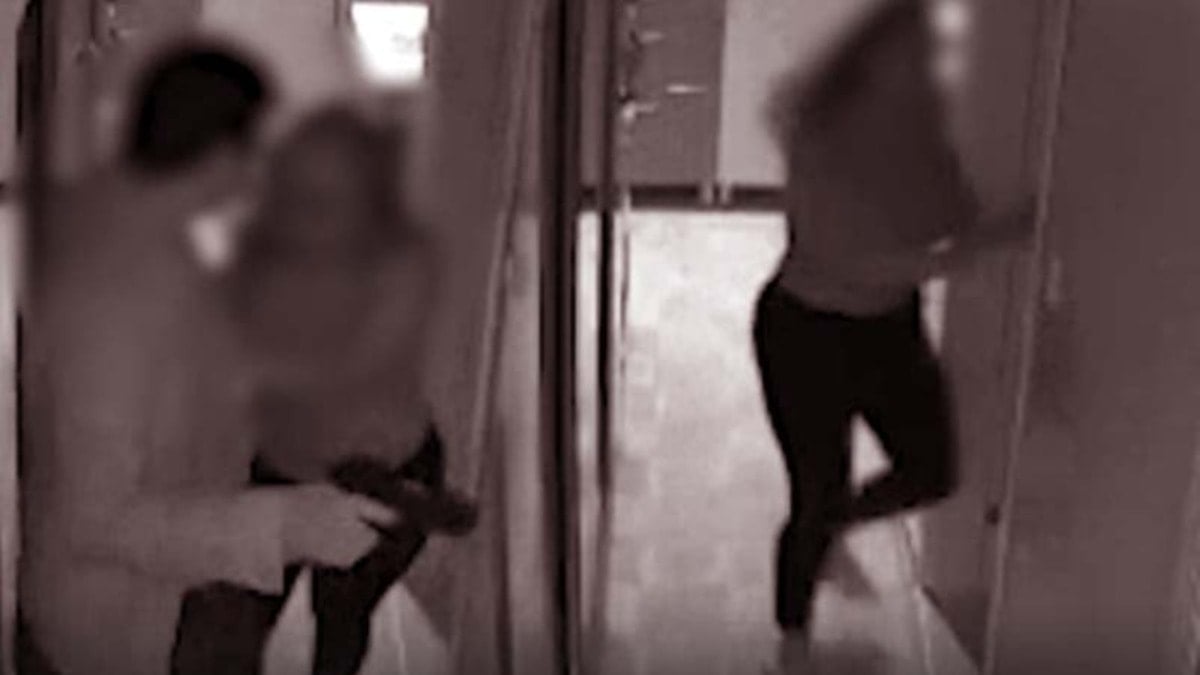 Sosyal medyadan tanıştığı adamı eve çağırdı: Hayatının şokunu yaşadı