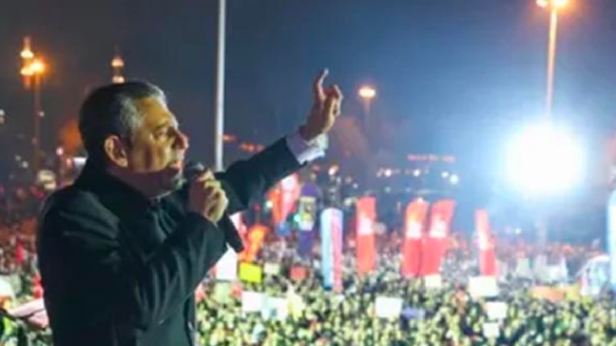 Özgür Özel'den Erdoğan'a: 'Bu suskunluk teslimiyettir'