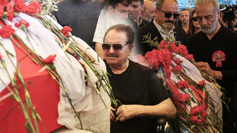 İbrahim Tatlıses ve Yılmaz Erdoğan tabutun başında gözyaşı döktü