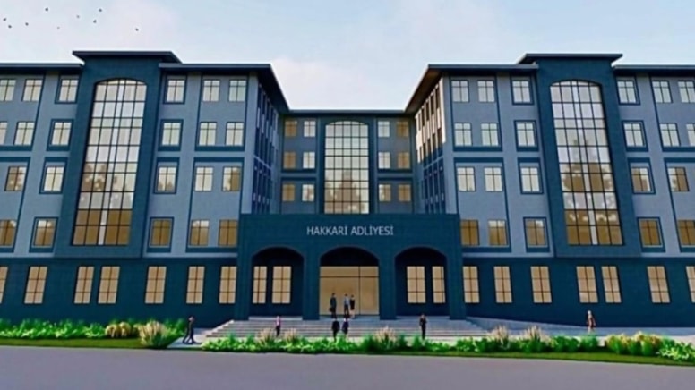 Ülkede adalet yok ama sarayları çok