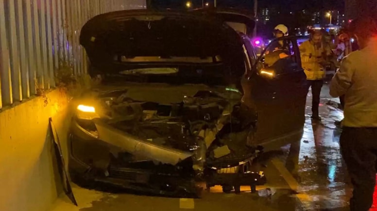 İstanbul'da cip ile otomobil çarpıştı: 5 yaralı