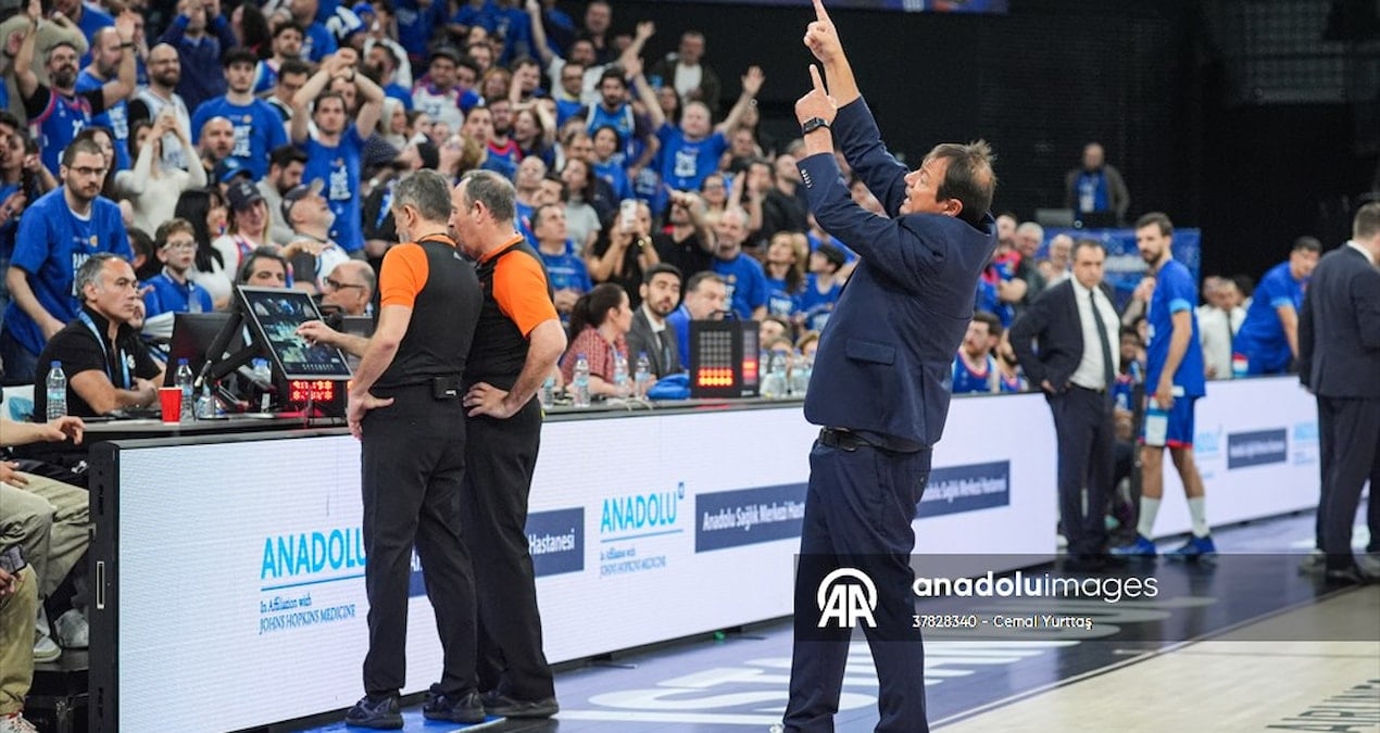 Christos Serelis: Ergin Ataman kendini şu anda pek iyi hissetmiyor thumbnail