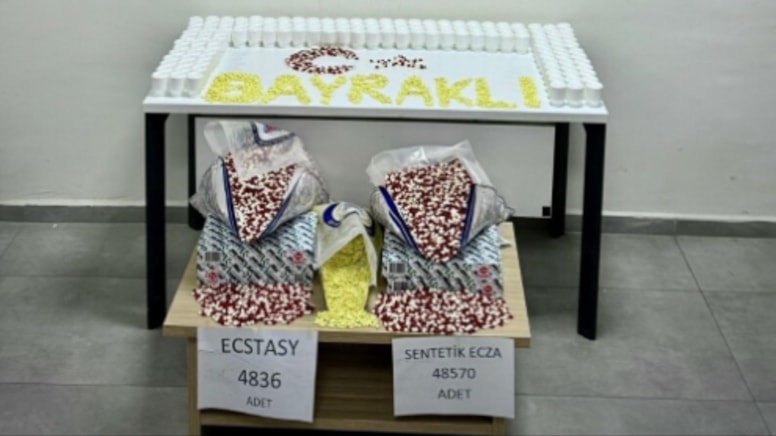 İzmir'de uyuşturucu operasyonu: On binlerce estetik ecza ele geçirildi