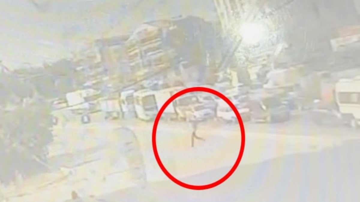 İzmir'de dehşet anları kamerada: Cezaevi ziyaretinden dönen aileye pusu