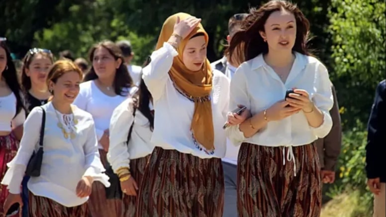 Binlerce genç 'Aşıklar Sokağı’nda 'eş avına' çıktı