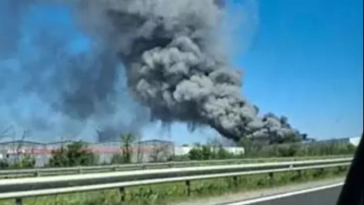 Tekirdağ'da kot fabrikasında yangın!