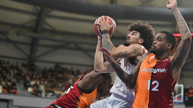 Manisa Basket evinde Galatasaray'ı mağlup etti