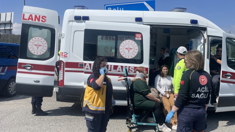 Bolu'da trafik kazası: 9 kişi yaralandı