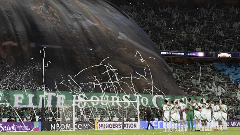 Al Ahli şampiyon oldu! Merih tarihe geçti