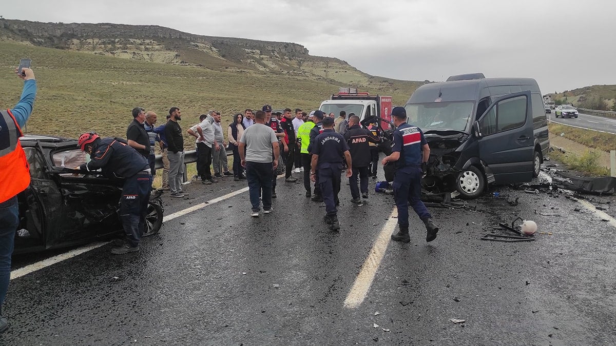 Nevşehir'de zincirleme kaza: 3'ü ağır 7 yaralı