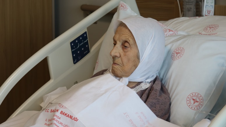 104 yaşındaki hasta, kapalı kalp ameliyatıyla sağlığına kavuştu