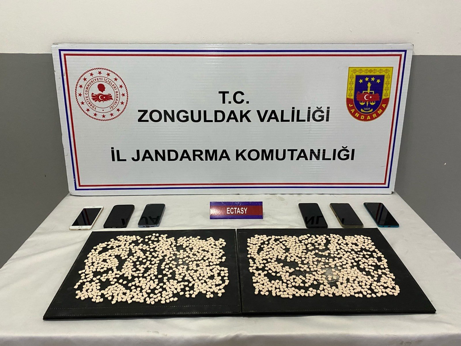 Zonguldak'ta bin 540 sentetik uyuşturucu ele geçirildi: 4 gözaltı