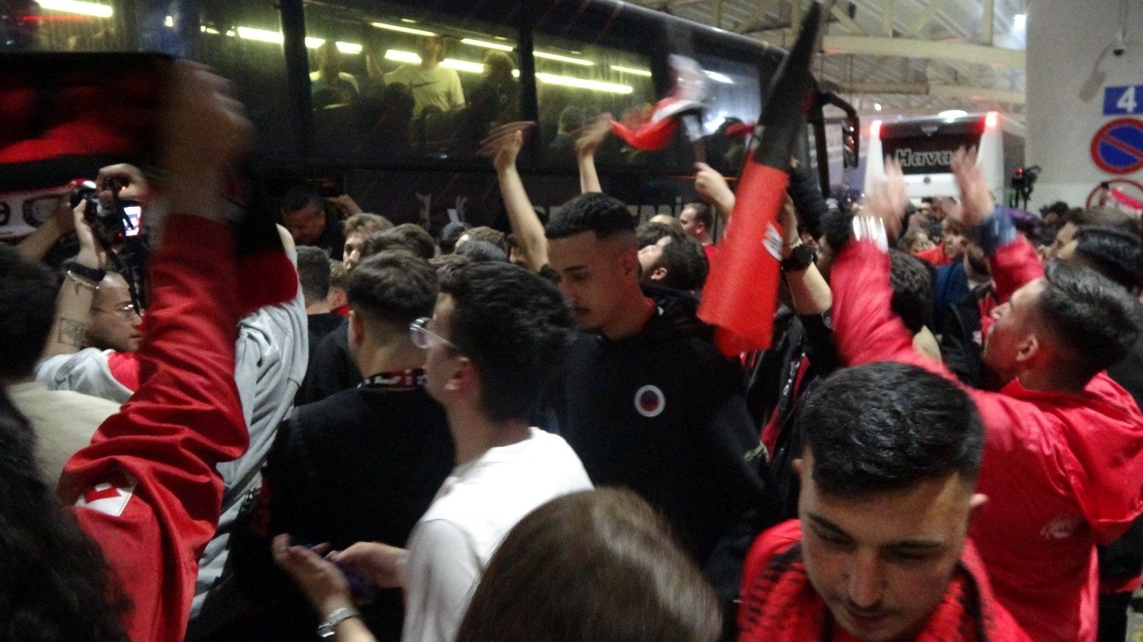 Gençlerbirliği'ne coşkulu karşılama
