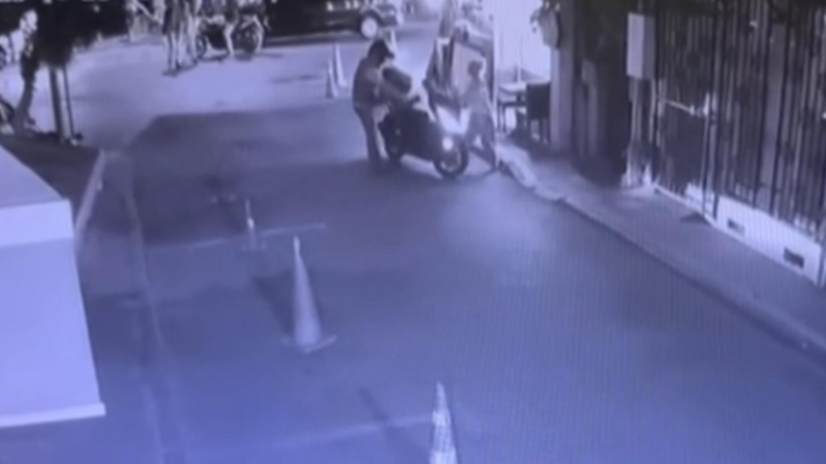 Ortaköy'de dehşet: Kızını rahatsız eden çocuğun babasını bıçakladı!