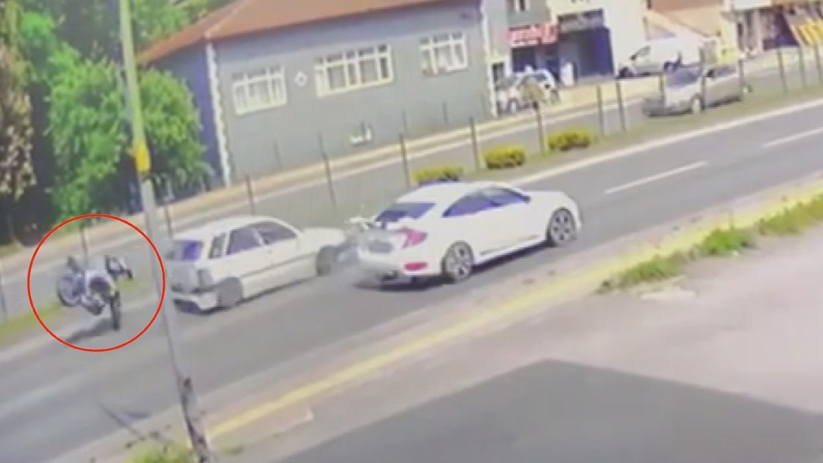 Zonguldak'ta motosiklet tellere çarptı: 1 yaralı