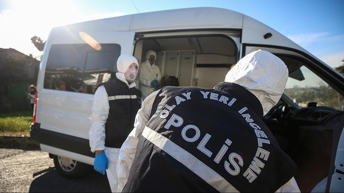 Evlat dehşeti: Babasını öldürdü, annesini yaraladı