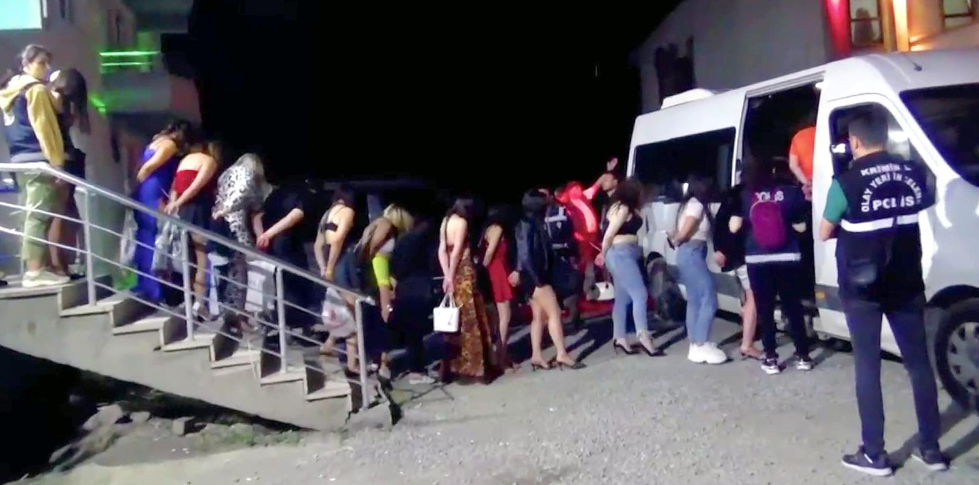 Iğdır'da dev fuhuş operasyonu: 107 kadın sınır dışı edildi