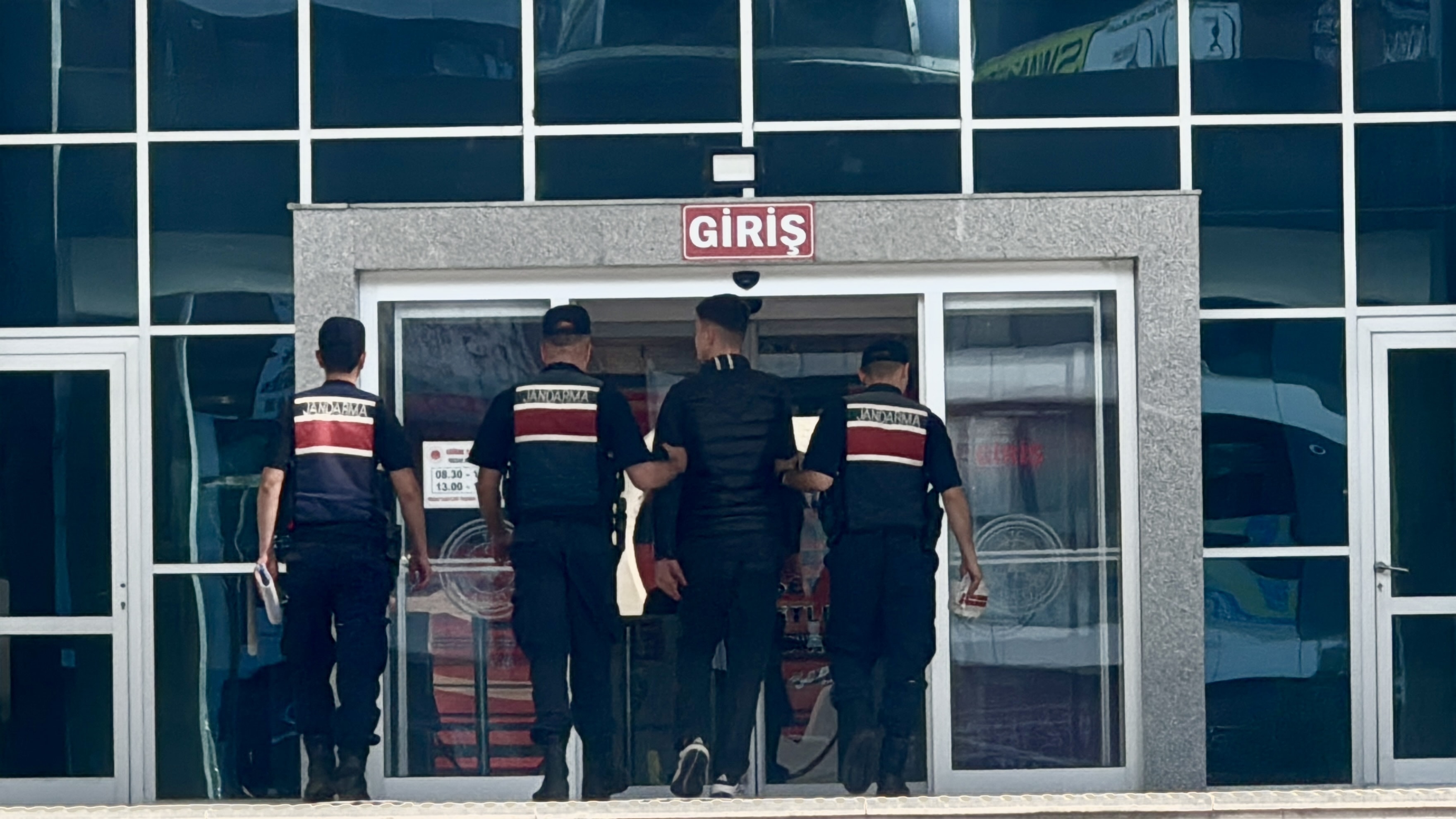 Jandarmadan düzensiz göçmen operasyonu