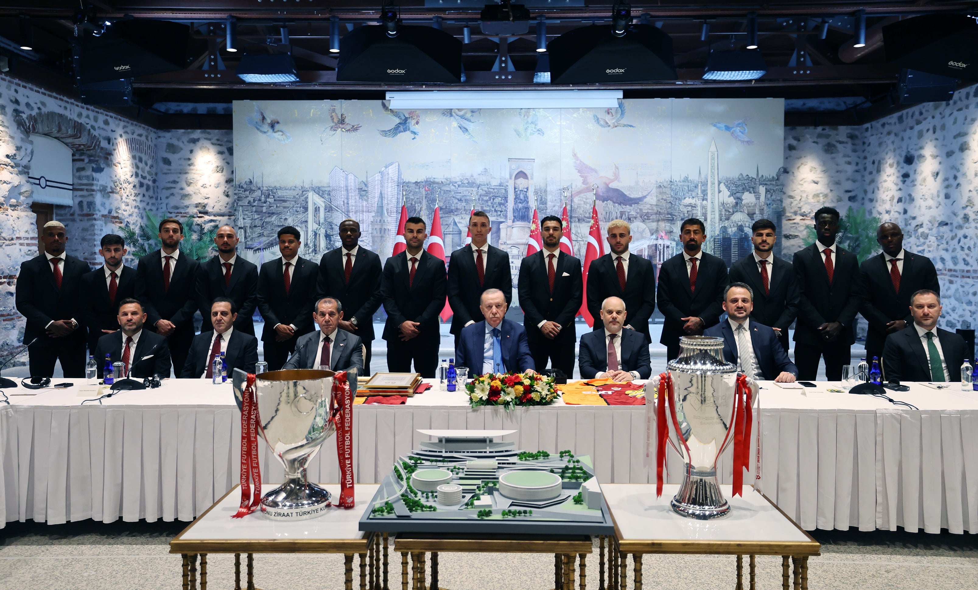 Cumhurbaşkanı Erdoğan, Galatasaray'ı kabul etti