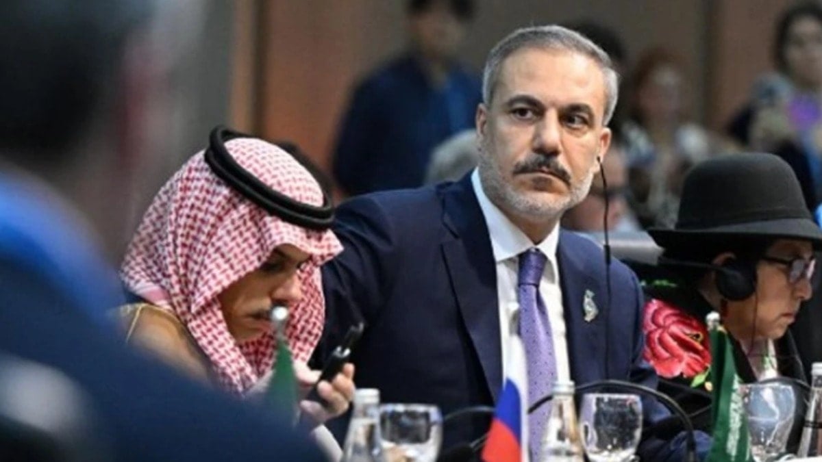CHP’li Emir’den Hakan Fidan’a diploma sorusu: “YÖK denkliği var mı?”