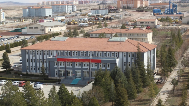 İşe 1800 kişi başvurdu, 7 AKP’li yakını alındı