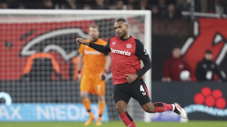 Yıldız futbolcu Leverkusen'e gözyaşları ile veda etti