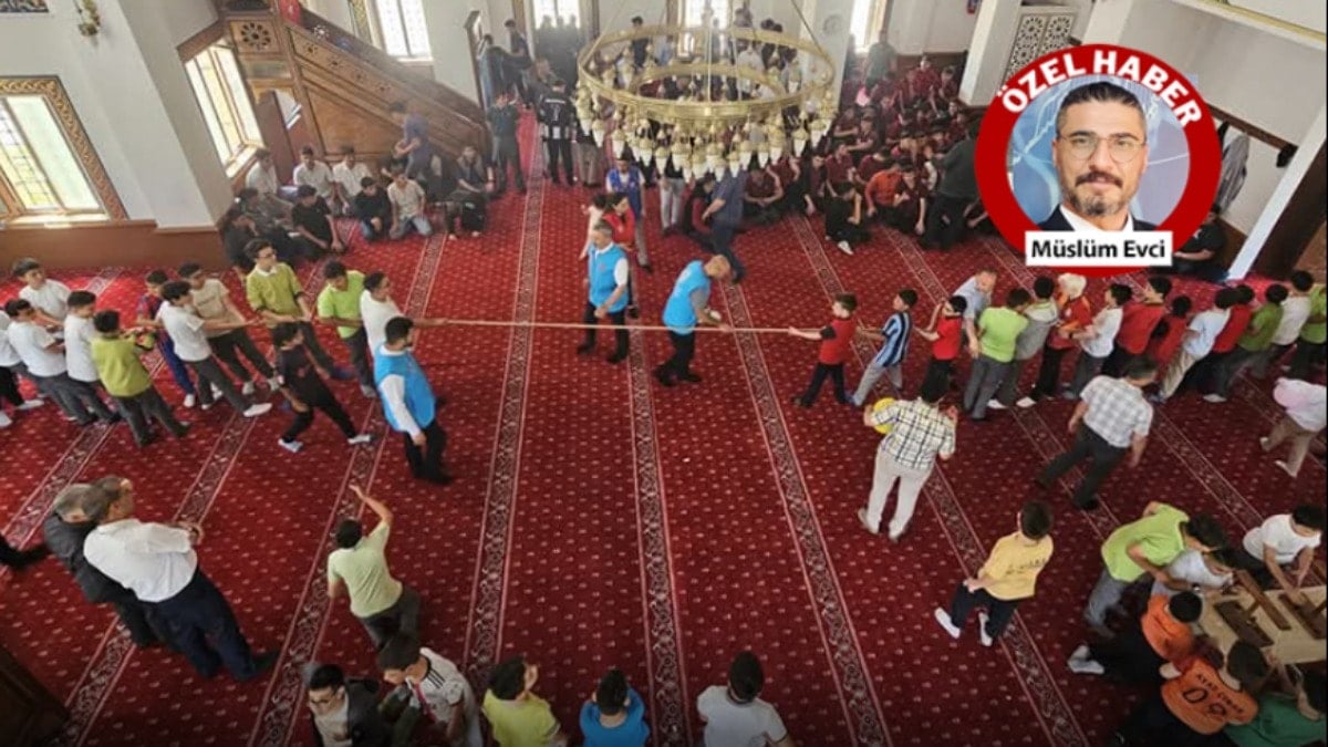 Skandallar devam ediyor: Camide şenlik yaptılar