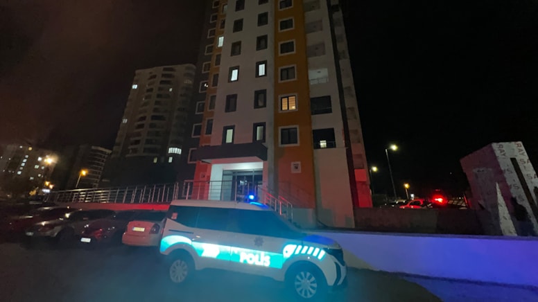 Kayseri'de bıçakla yere düşen kadın ağır yaralandı
