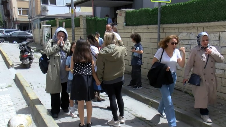 Bakırköy'de ilkokulda yangın paniği