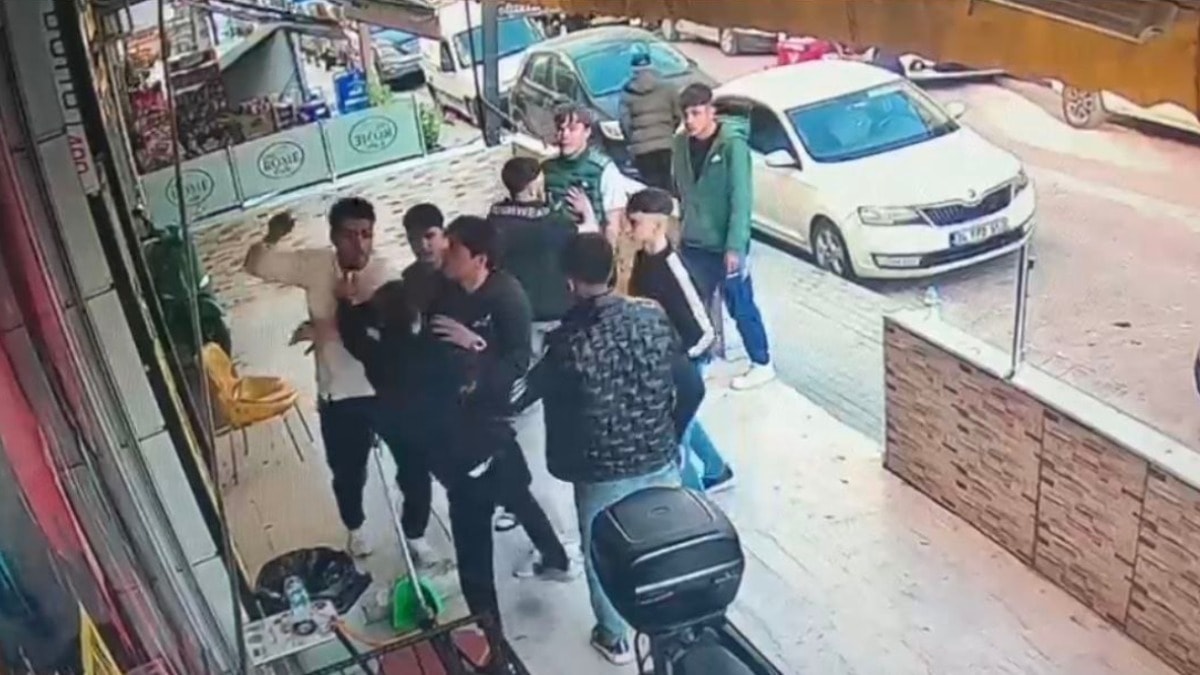 İnternet kafede bıçaklı kavga