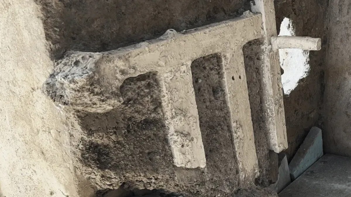 Bir ailenin son umudu... 2 bin yıllık yatak barikatı ortaya çıktı