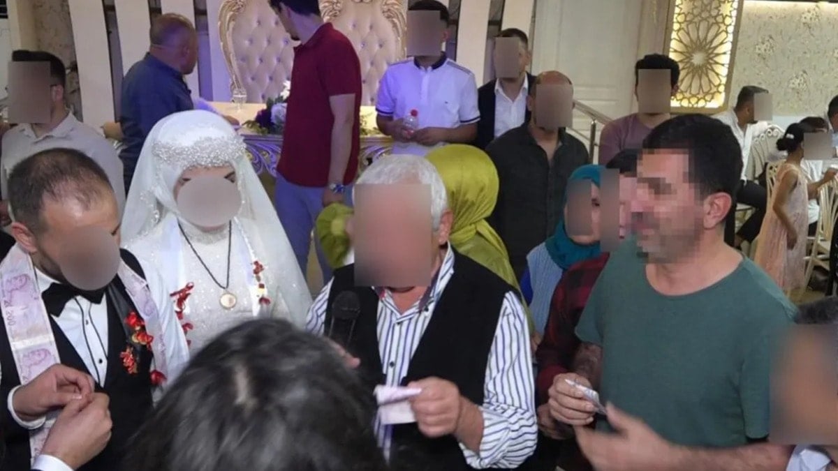 Adana'da garip olay... Davetsiz hırsız! Pasta yedi, şakalaştı, takıları çaldı