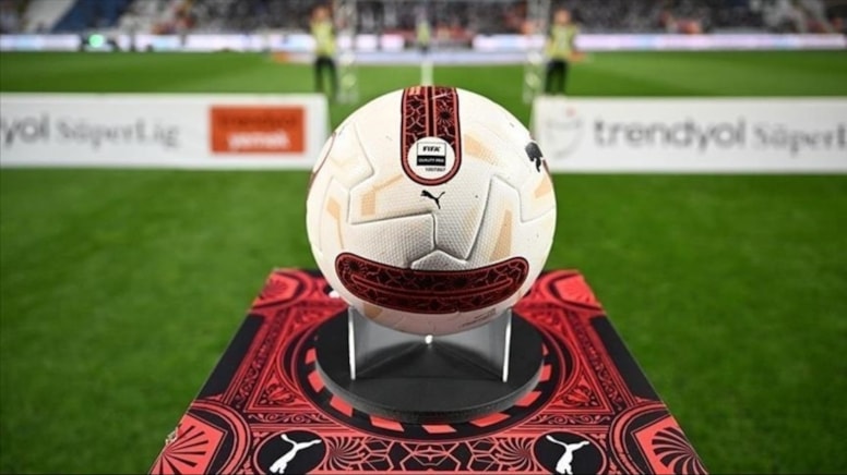 Süper Lig ekibi açıkladı: Teknik direktörle yollar ayrıldı