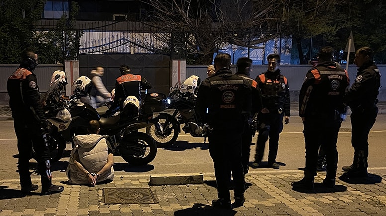 Cezaevinden izinli çıktı akıllanmadı! Polisten kaçtı, uyuşturucuyla yakalandı