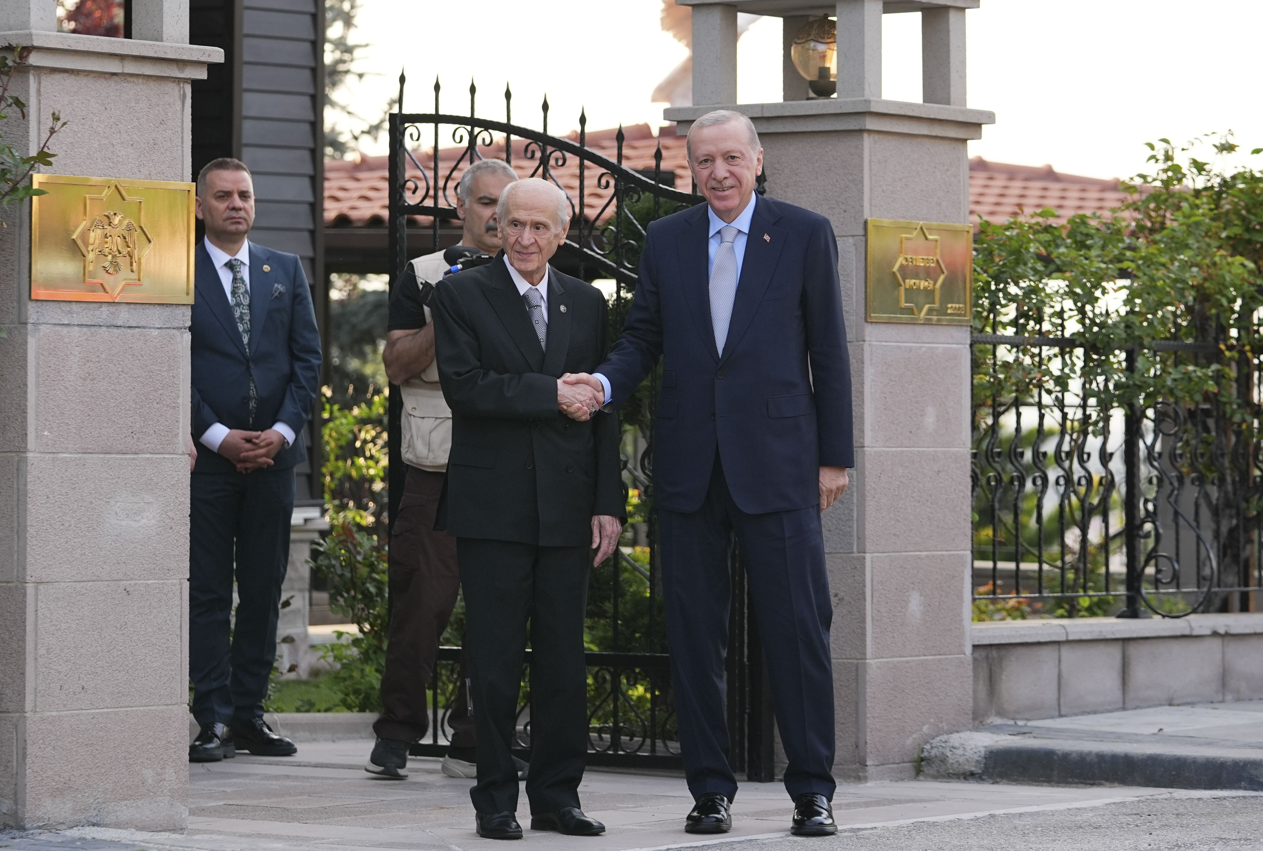 Son anketten çarpıcı sonuçlar: AKP ve MHP seçmeni yeni 'sürece' ikna oldu mu?